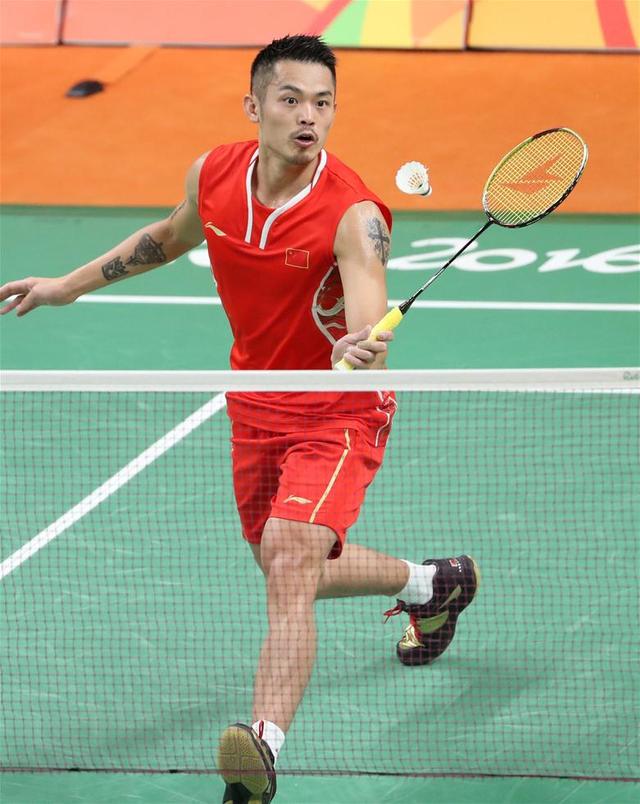 无数球迷和 无数球迷和